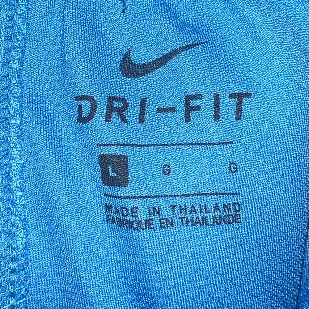 Nike- blue basketball shorts - Picture 5 of 5